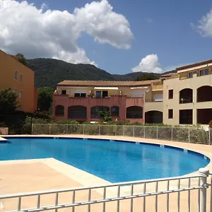 https://les-lavandiers.fr-provencehotel.com
